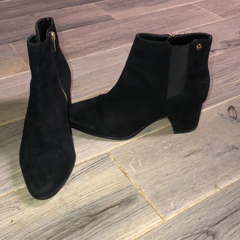 Like new black ankle boots